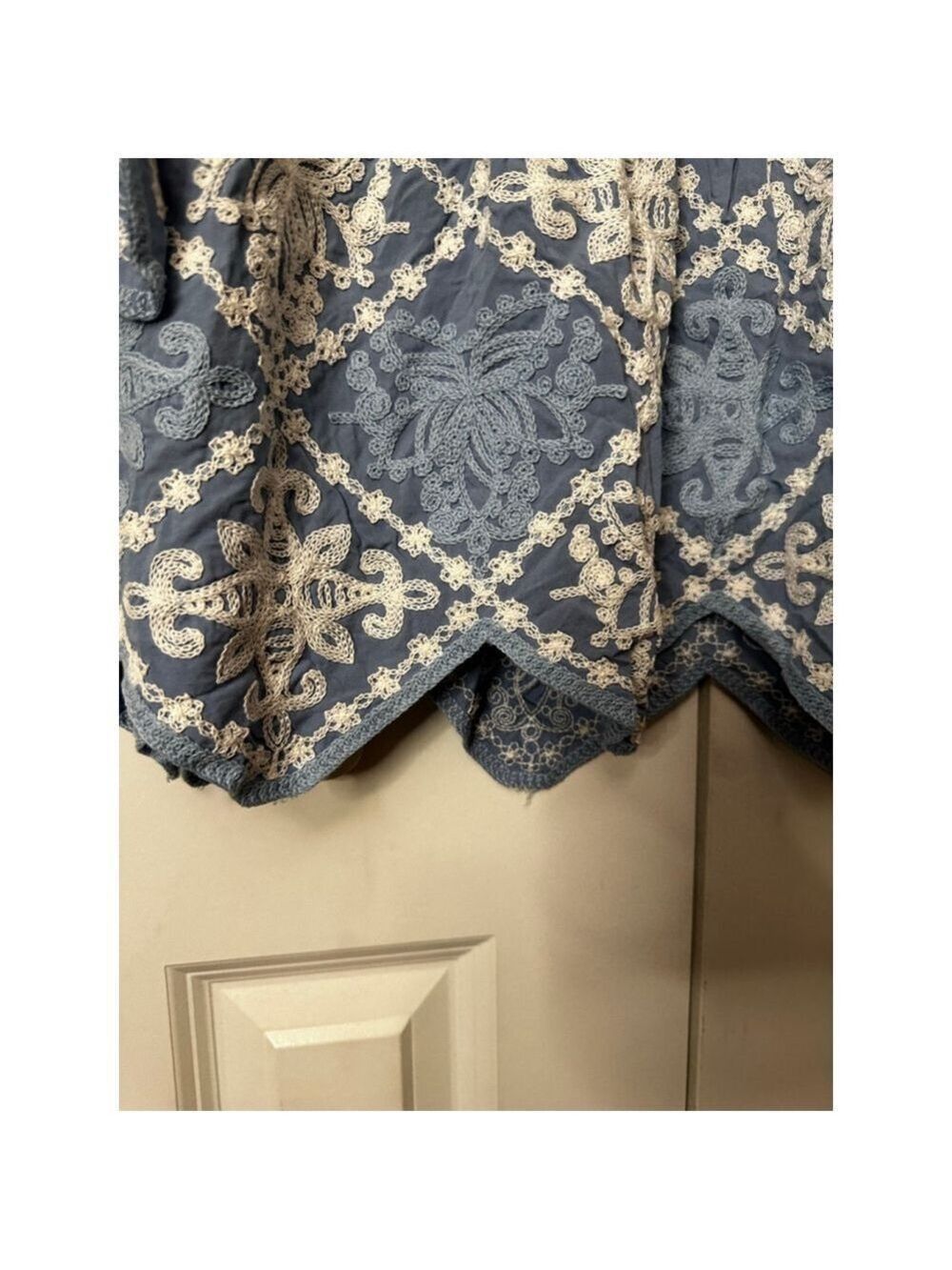 Kindred Blue White Embroidered Blouse Size M - Picture 6 of 9